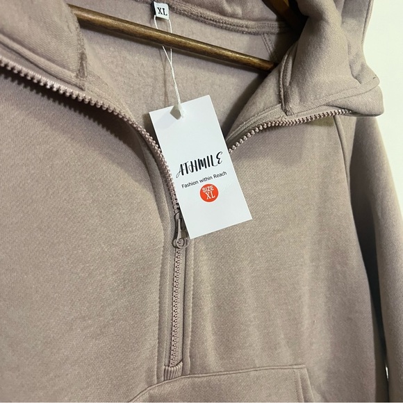 NWT Women's Cropped Half Zip Taupe Hoodie, XL - Picture 4 of 7